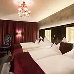 ゾンネ ホテル 4*